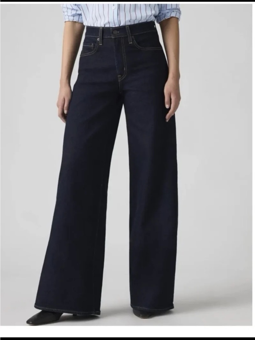 Levi’s 728 High Rise Wide Leg Jeans in Dark Wash size 29